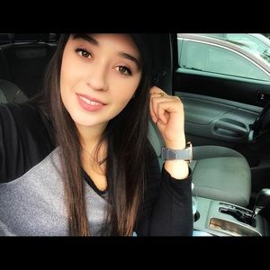 Meet your Posher, Laura